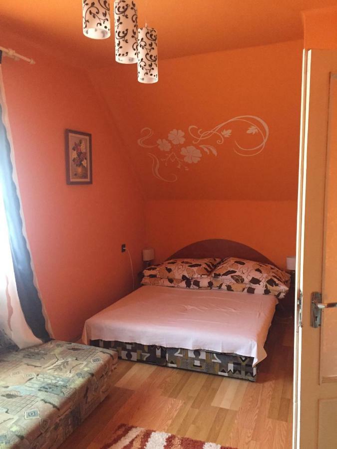 Апартаменты Almos Vendeghaz Хайдусобосло Экстерьер фото